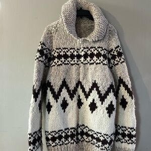 Vintage Cozy Gray and Black Patterned Cowichan Sweater